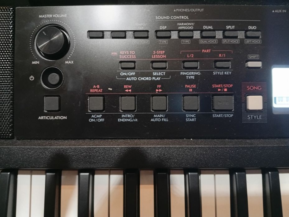 Teclado Yamaha PSR-E 383