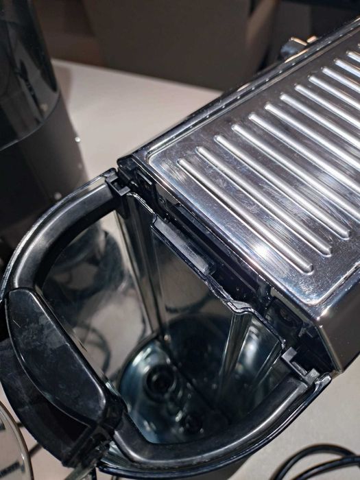 Ekspres do kawy kolbowy DeLonghi Dedica Style EC685.M + Yoer Mulino Ok