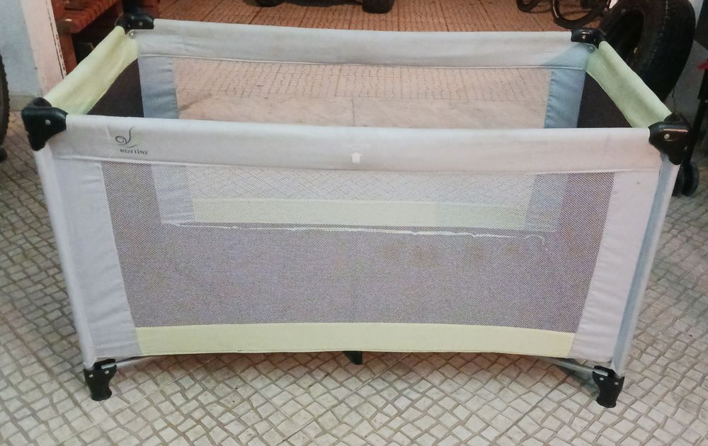 Cama portátil  usada