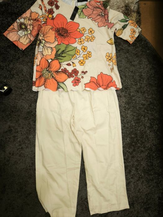 Komplet damski  spodnie i bluzka w kwiaty XL casual