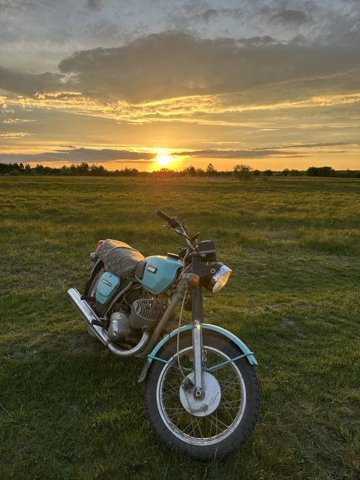 Продається юпитер 4 з документами. Та планета 4