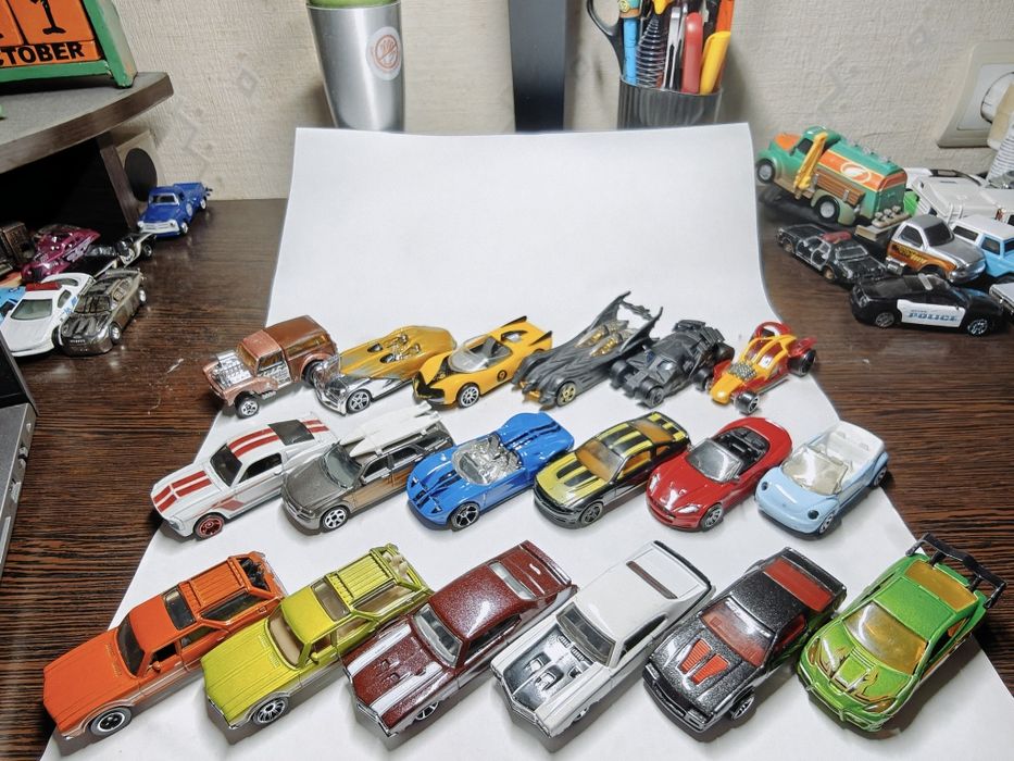Машинки модели hot wheels matchbox Toyota Ford Buick