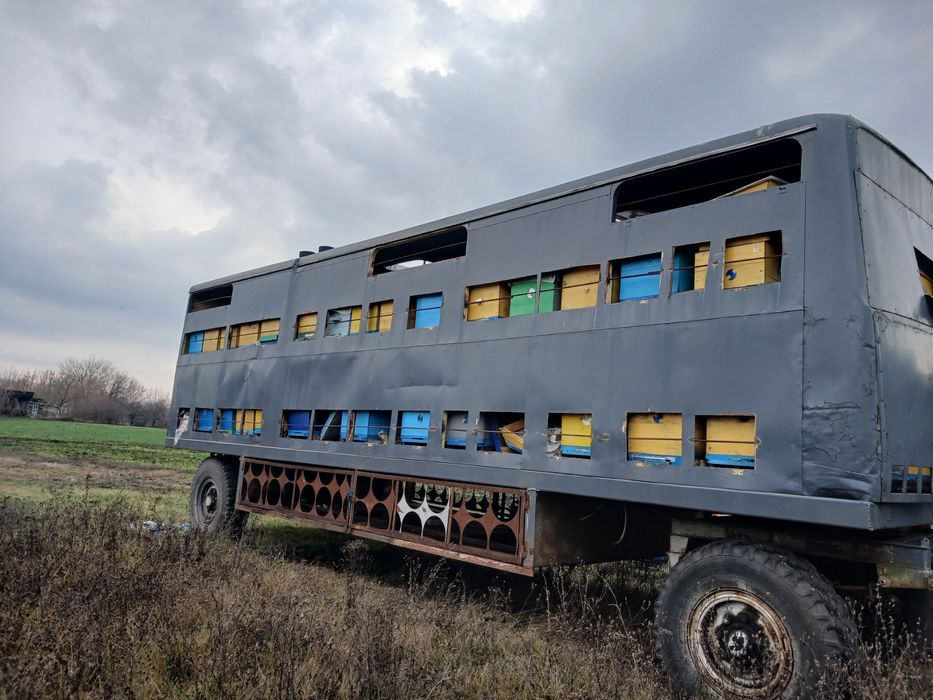 Прицепи для бджіл