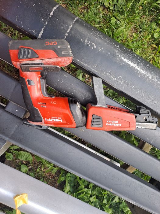 Wkrętarka taśmowa HILTI