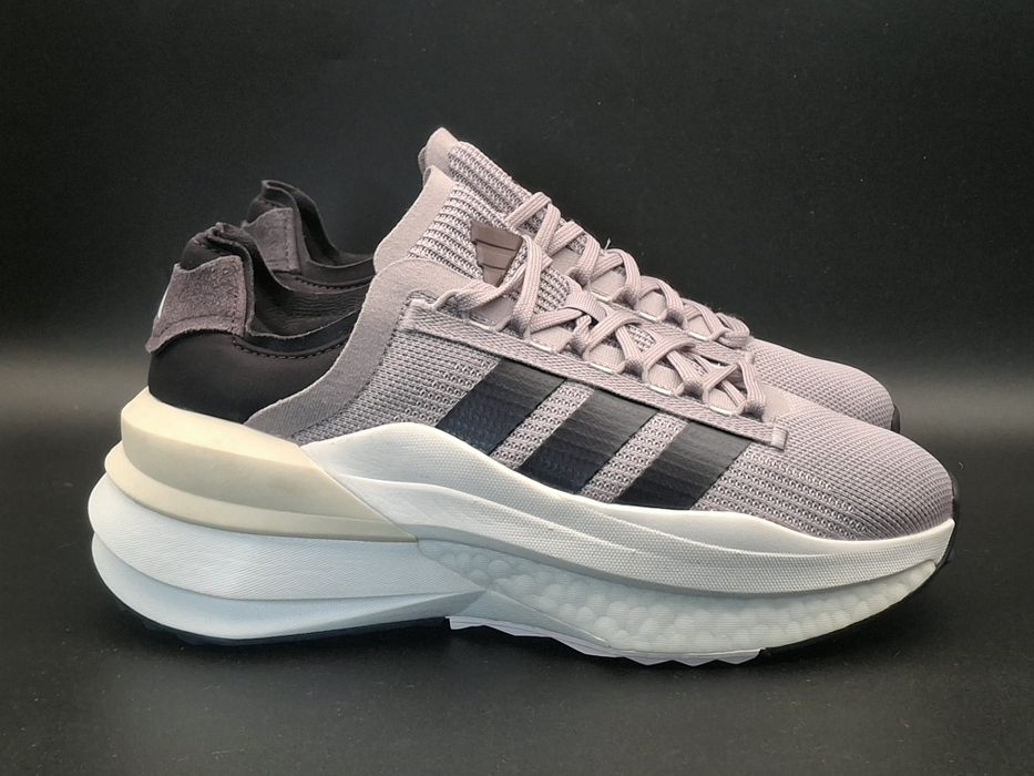 Кросівки Adidas AVRYN_X   Нові 39,5р.