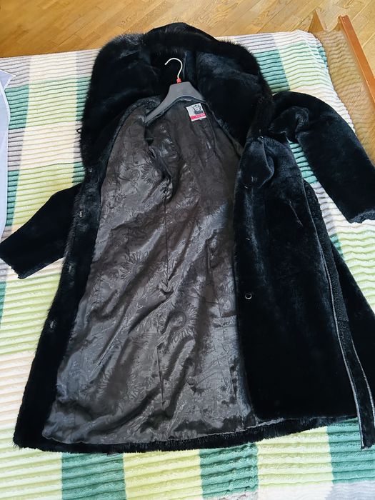 Натуральна шуба жіноча мутонова розмір 44