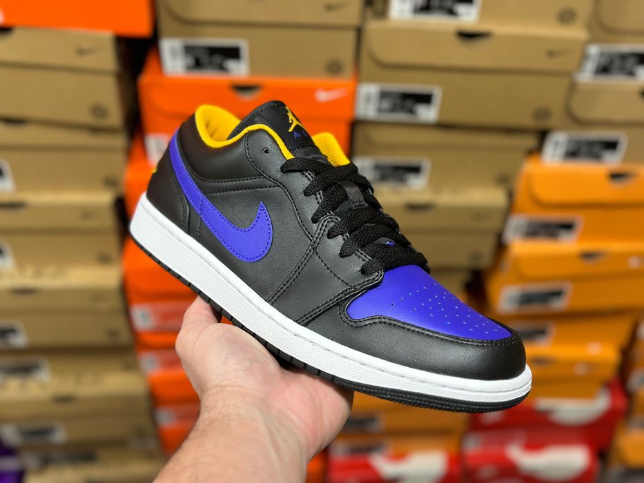 Кросівки Air Jordan 1 Low 553558-075 кроссовки