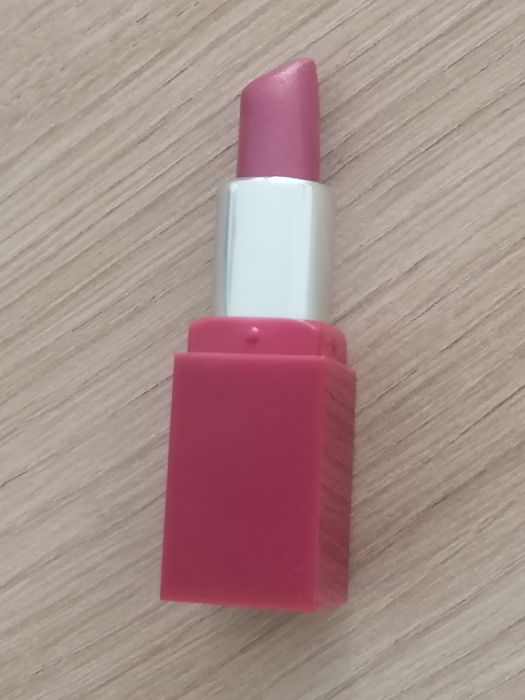 mini pomadka Clinique