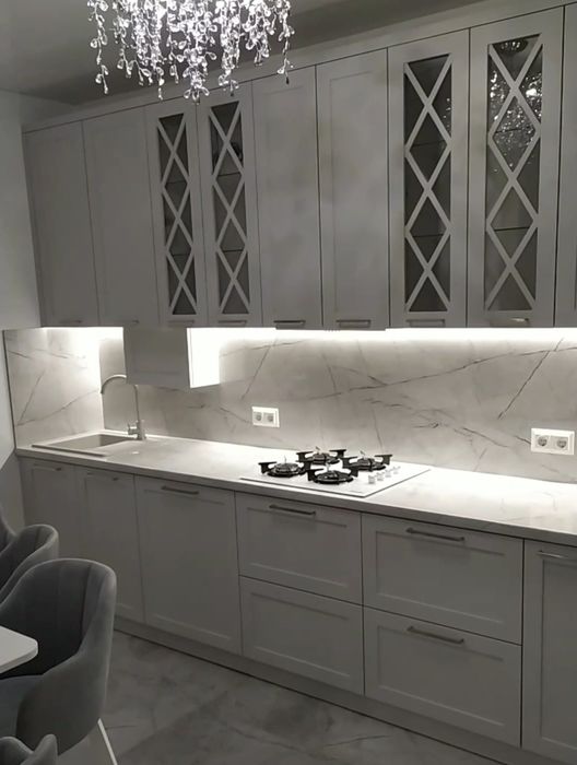 Кухні, шафи, комоди...