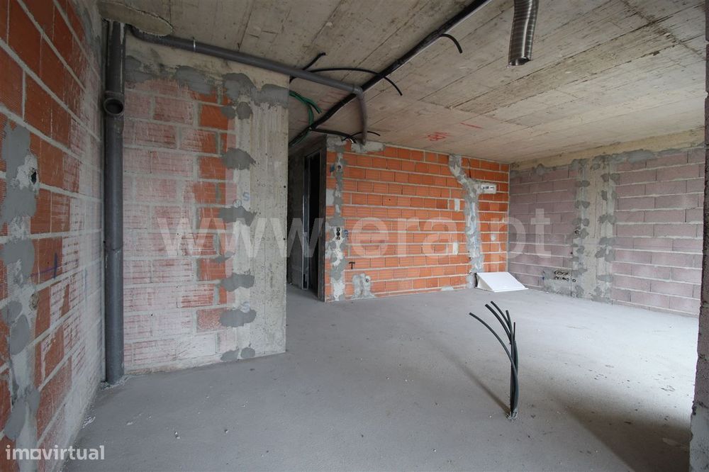 Apartamento T2 c/ varanda ; Pinhal General