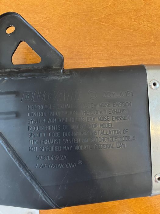 Mala preta com suporte Ducati multiestrada