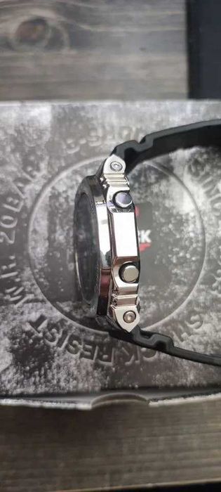 Наручные часы Casio G-Shock GM-2100-1AER