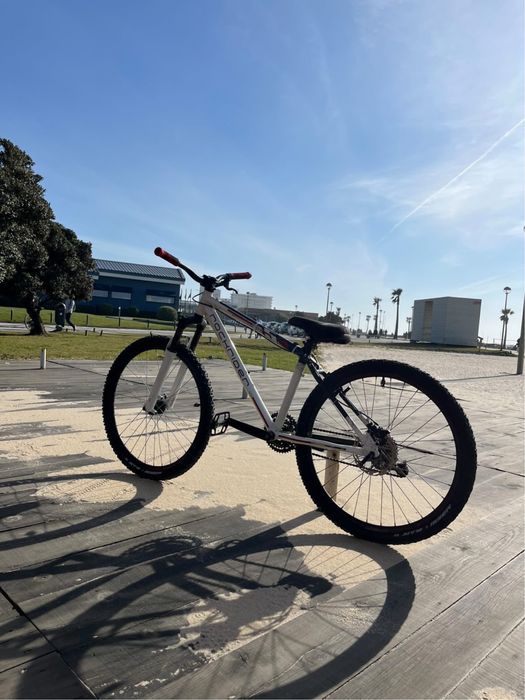 Bike otima para grau