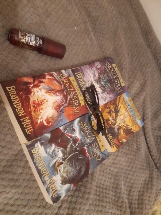 Seria książek " Smocza Straż "