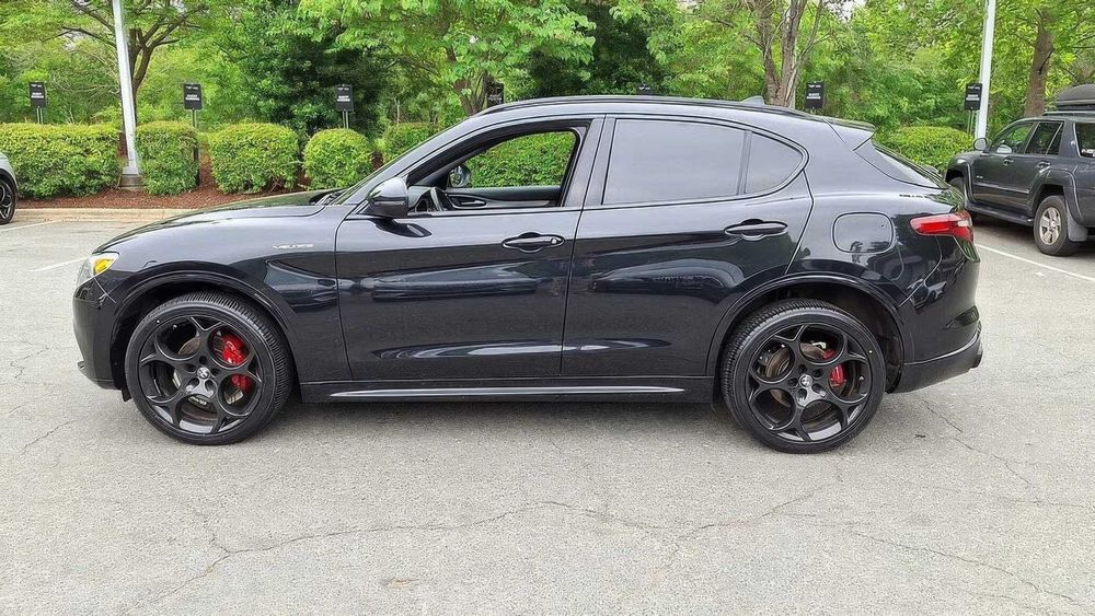 Alfa Romeo Stelvio Veloce      2023
