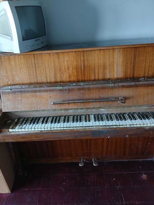 Віддам піаніно безкоштовно