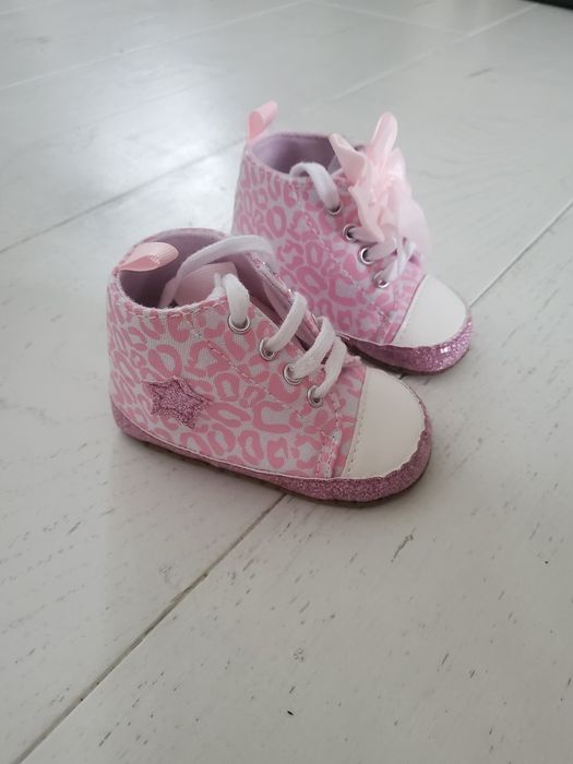 Buty niechodki dla dziewczynki