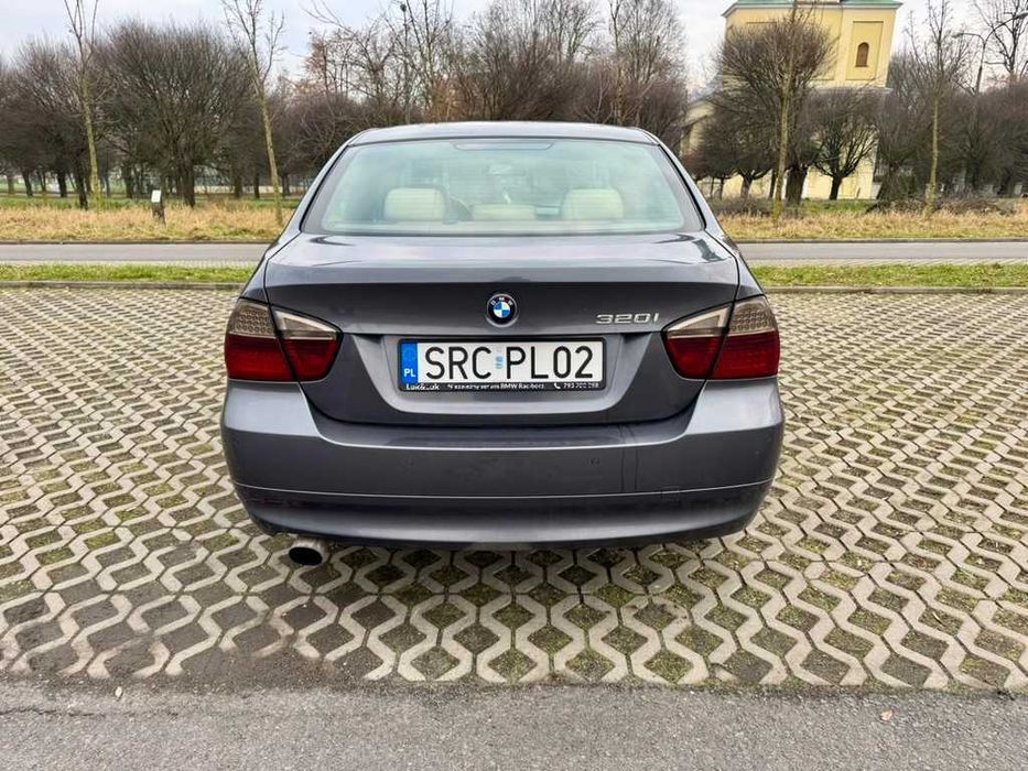 BMW 320i E90 2.0 Benzyna