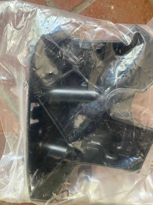 Ślizg zderzaka prawy  przód Ford Fiesta MK8 17-