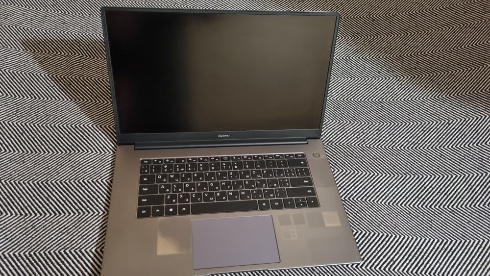Ноутбук Huawei MateBook D 15 (i5-1135G7 / 8GB / 500GB SSD)