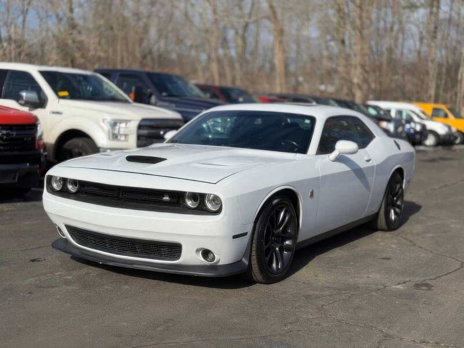 Dodge Challenger RT      2020