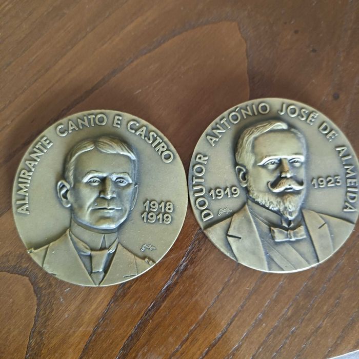 Coleção Exclusiva de 13 Medalhas em Bronze – Presidentes da República Portuguesa