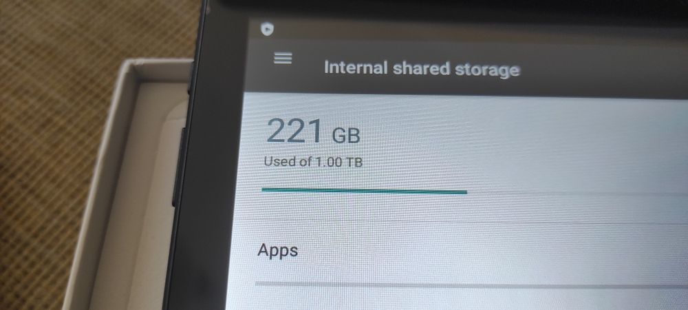 New tablet, with two cases, keyboard and various accessories64309737609219123