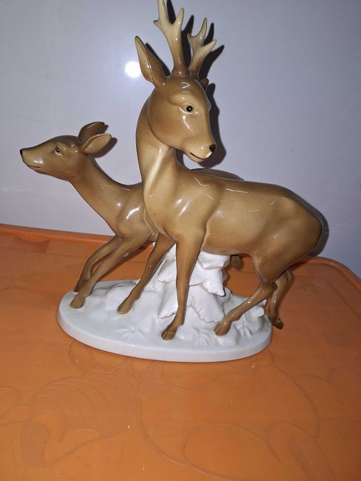 Veado com cria, em porcelana Alemã