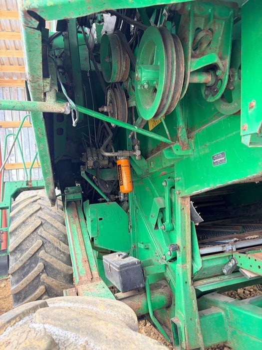 Комбайн зернозбиральний John Deere 9500