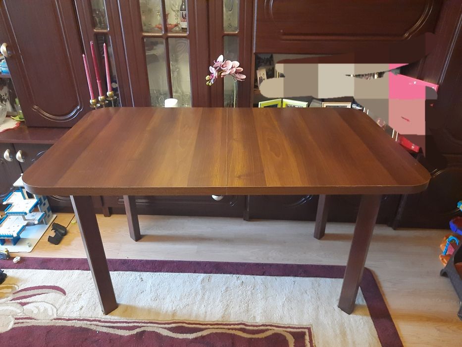 Duży, rozkladany stół