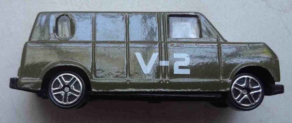Металлическая машинка Ford Econoline