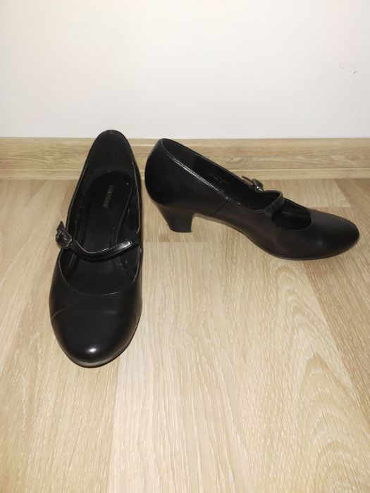 Buty na obcasie czarne