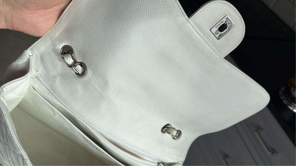 Torebka Chanel Jumbo Classic Single Flap biala