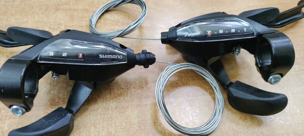Манетки моноблоки Shimano ST-EF500 -7 3x7 скоростей с тросами


Тормоз