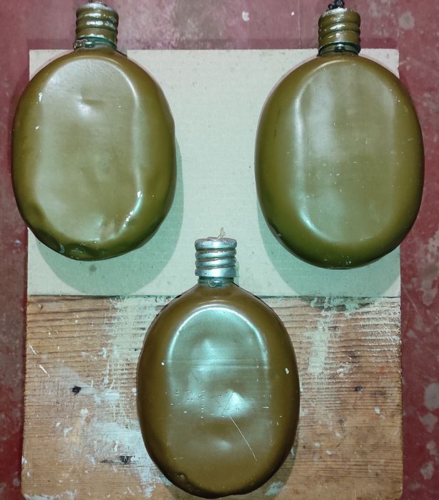 Фляга армейская.