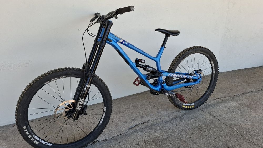 Bicicleta downhill
