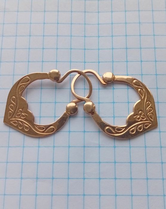 Продам золоті сережки