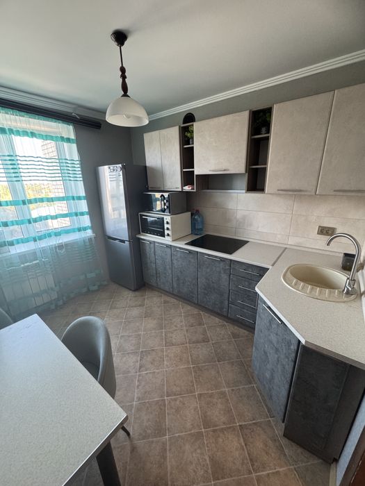 2х комнатная квартира 200 лет напротив Зодчего