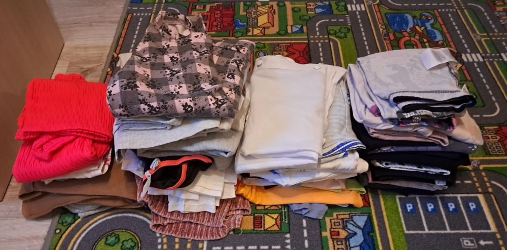 Ciuchy dla dziewczynki rozmiar 140.