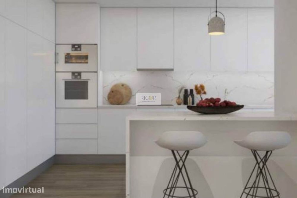 Apartamento T1 com varanda na zona da Pícua