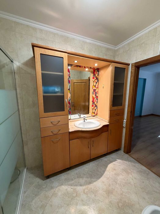Móvel Casa de Banho com Lavatório e Espelho