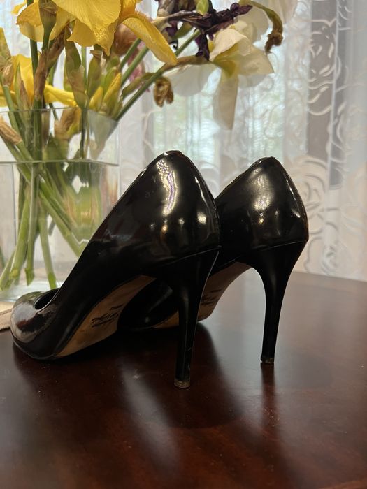 Продам туфлі