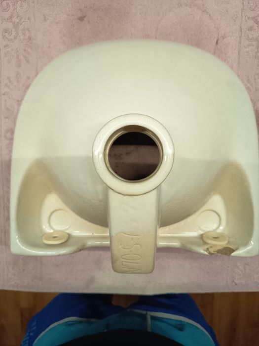 Umywalka mała w sam raz na działkę lub do warsztatu