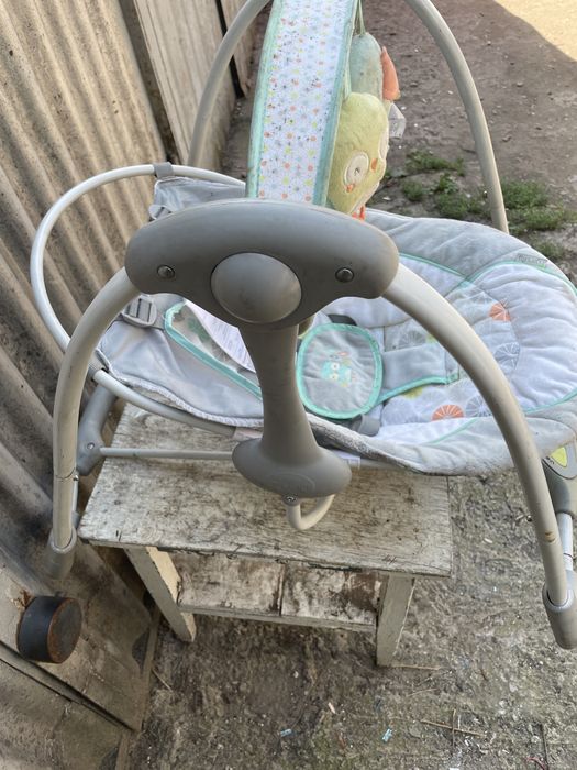 Продам детский шезлонг качалку