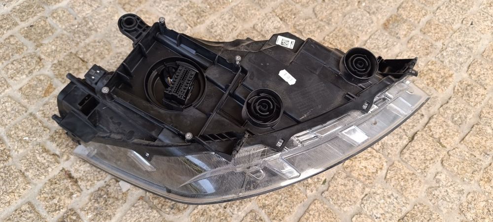 Farol ótica SEAT Ibiza/ Arona Led