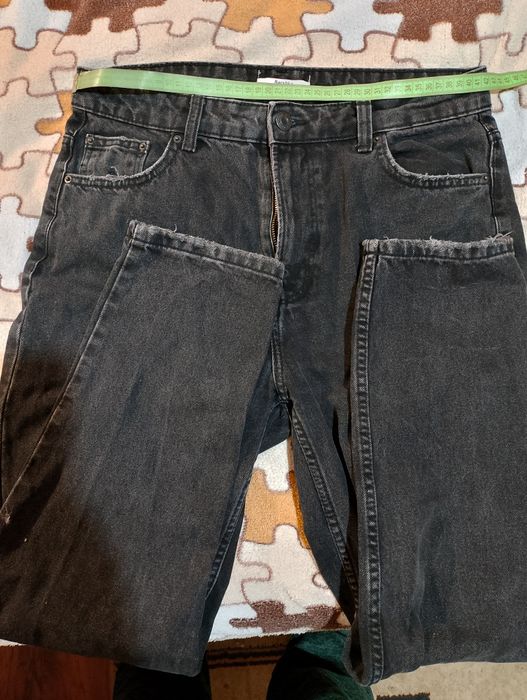 Продам джинсы BERSHKA 40 размер