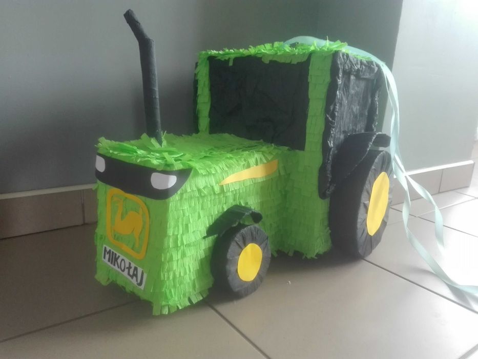 Traktor piniata urodziny