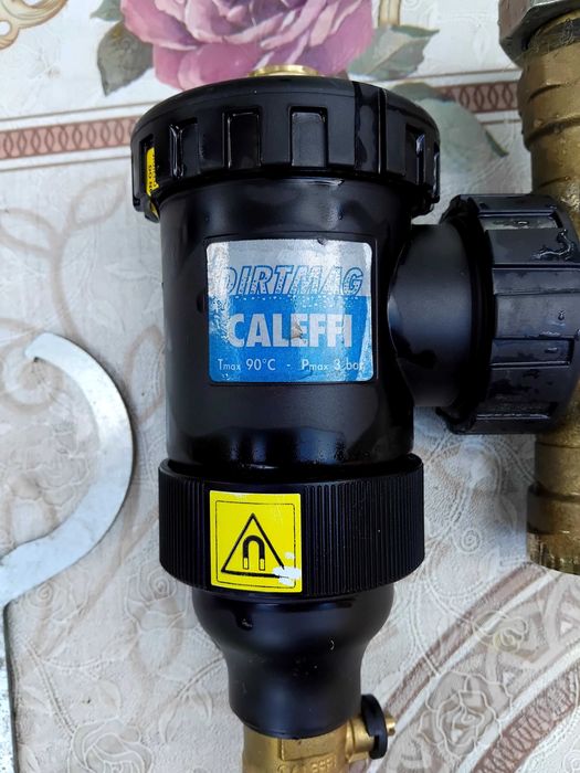 Hydroland Separator zanieczyszczeń z magnesem Caleffi 3/4