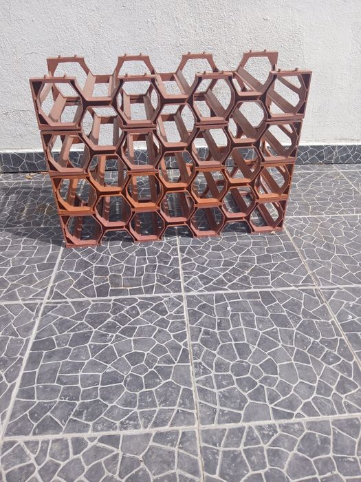 Suporte para 25 garrafas de vinho (Garrafeira))