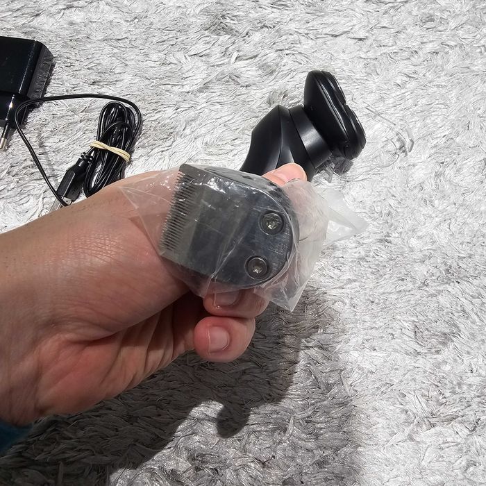 Máquina de Barbear 3 cabeças + extras